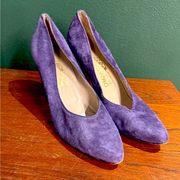 Salvatore Ferragamo purple suede heels 9.5 - Picture 1 of 8